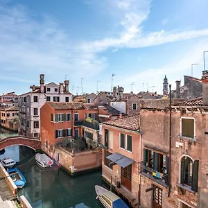 https://la-dimora-di-santandrea-canal-view.hotelslidodijesolo.com